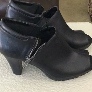 Like new! Aerosoles Shoes size 8 M